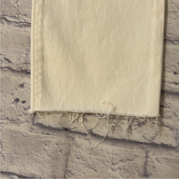 Levi’s 501 Original Straight Leg Jeans High Waisted White Denim Size 28 NWT - Picture 8 of 15